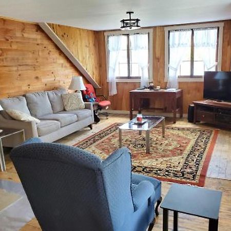 Meredith Lakefront Lodge On Lake Winnipesaukee Exterior photo