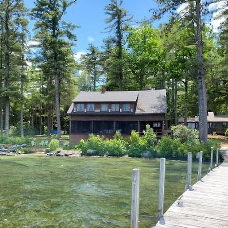 Meredith Lakefront Lodge On Lake Winnipesaukee Exterior photo