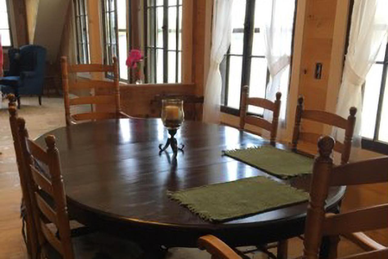 Meredith Lakefront Lodge On Lake Winnipesaukee Exterior photo