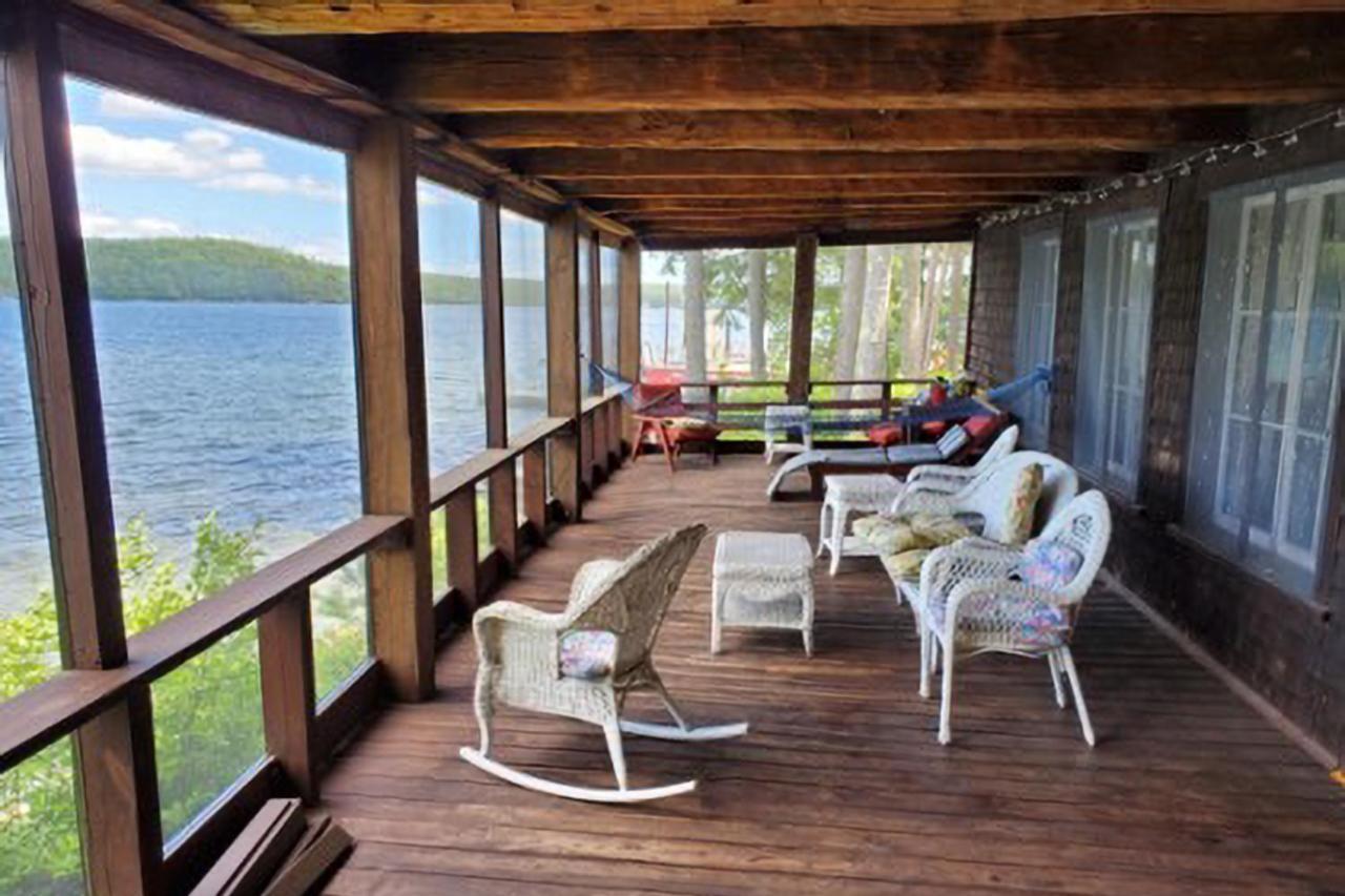 Meredith Lakefront Lodge On Lake Winnipesaukee Exterior photo