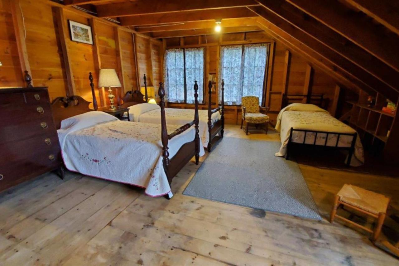 Meredith Lakefront Lodge On Lake Winnipesaukee Exterior photo