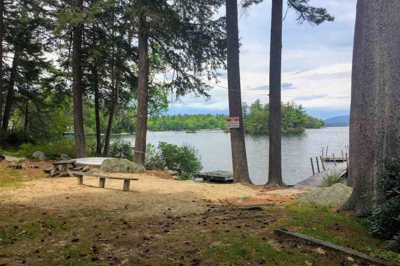 Meredith Lakefront Lodge On Lake Winnipesaukee Exterior photo